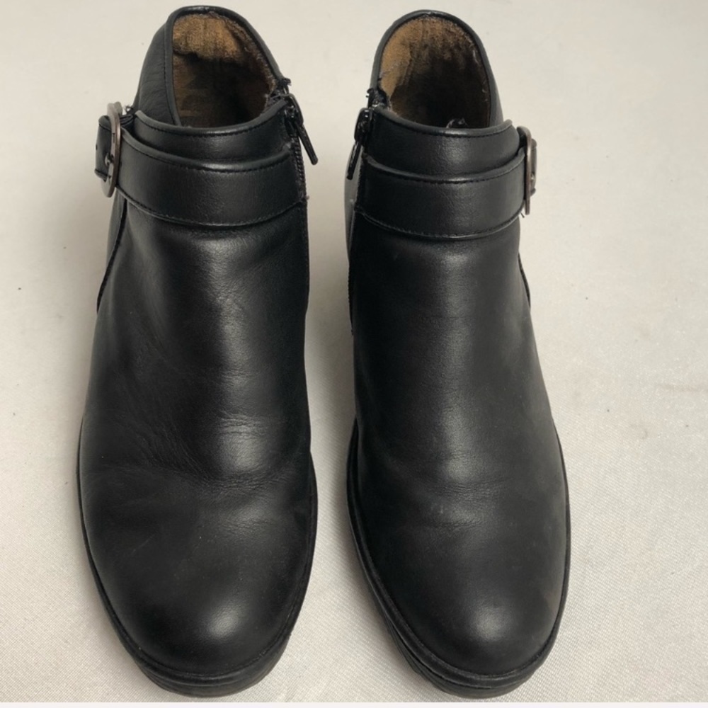 Fly London black leather bootie 8